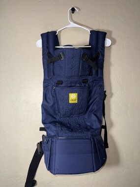Lillebaby navy blue complete newborn to 12 months baby wear adjustable